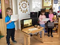 Vorleser_in_der_Klasse018